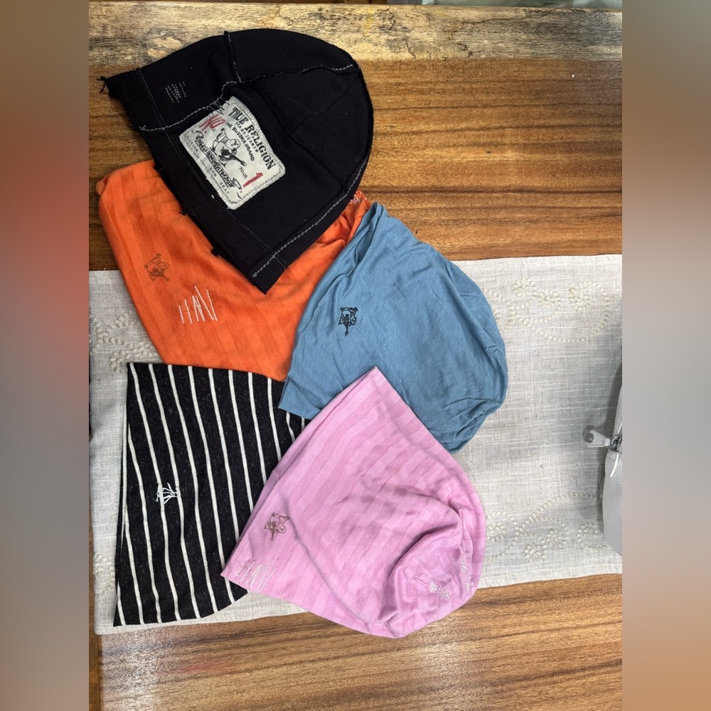 TRUE RELIGION BOUGIE BEANIE HAT BUNDLE EXCELLENT CONDITION 5 FOR THE PRICE OF 3